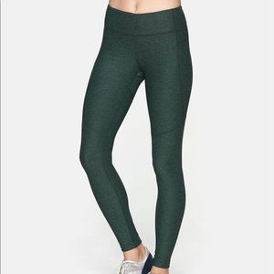 Outdoor Voices 3/4 Warmup legging in Hunter Green